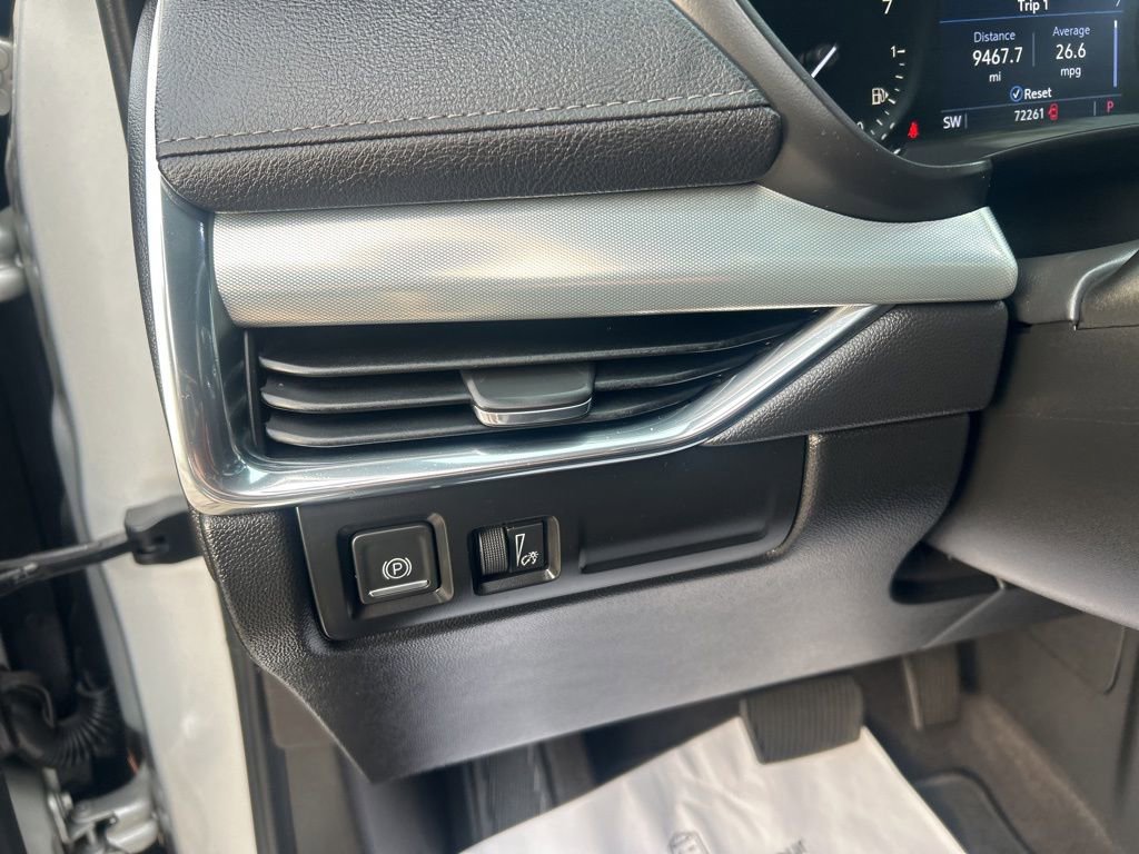 Used 2020 Cadillac XT4 Premium Luxury w/ Cold Weather Package image 12