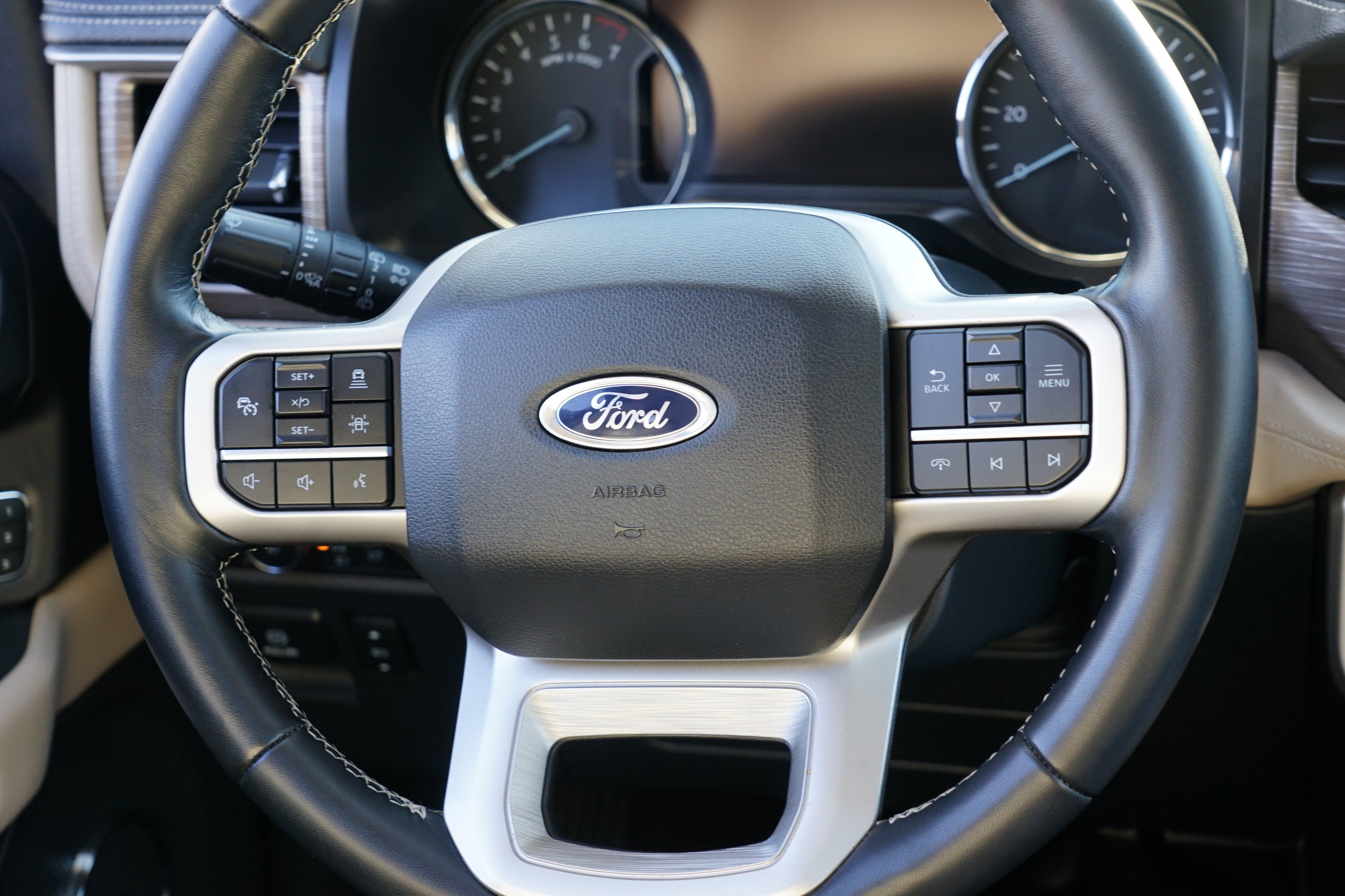 Used 2022 Ford Expedition Limited image 26