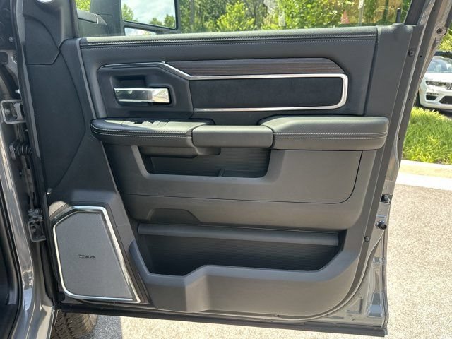 New 2026 RAM 2500 Laramie AWD/4WD image 13