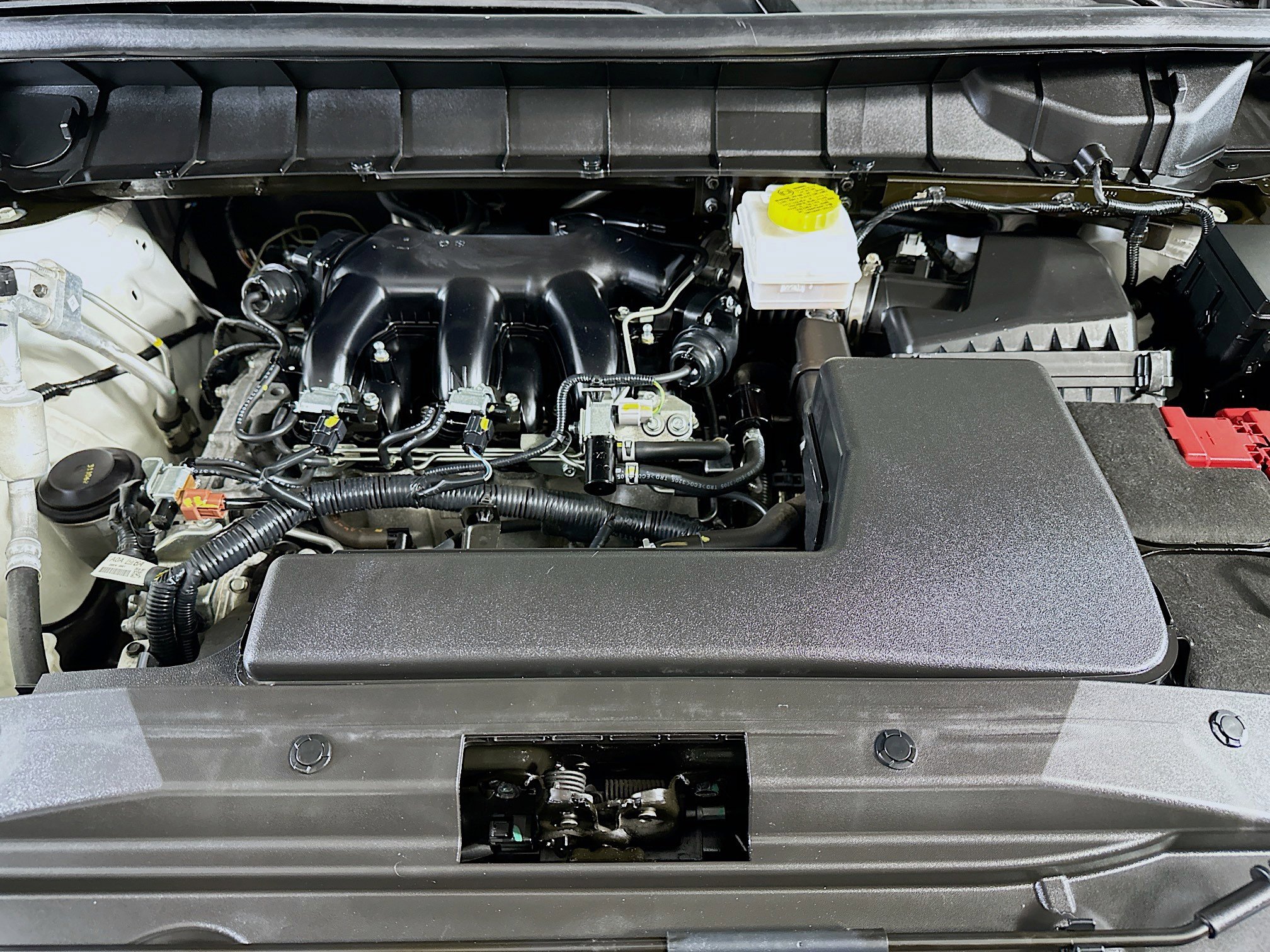 Used 2024 Nissan Pathfinder SV image 34