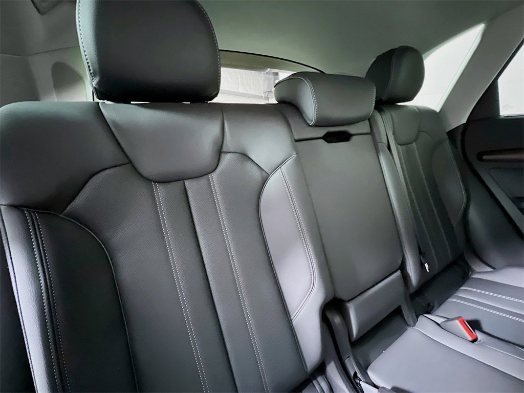Used 2023 Audi Q5 e Premium Plus w/ Premium Plus Package image 28