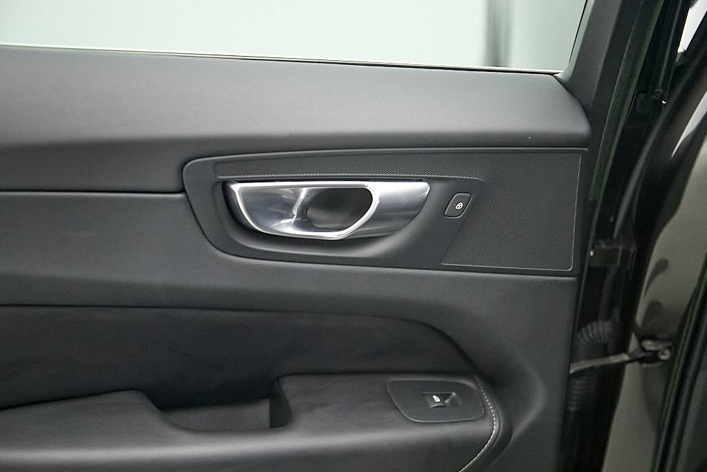 Certified 2023 Volvo XC60 B6 Ultimate AWD/4WD image 20