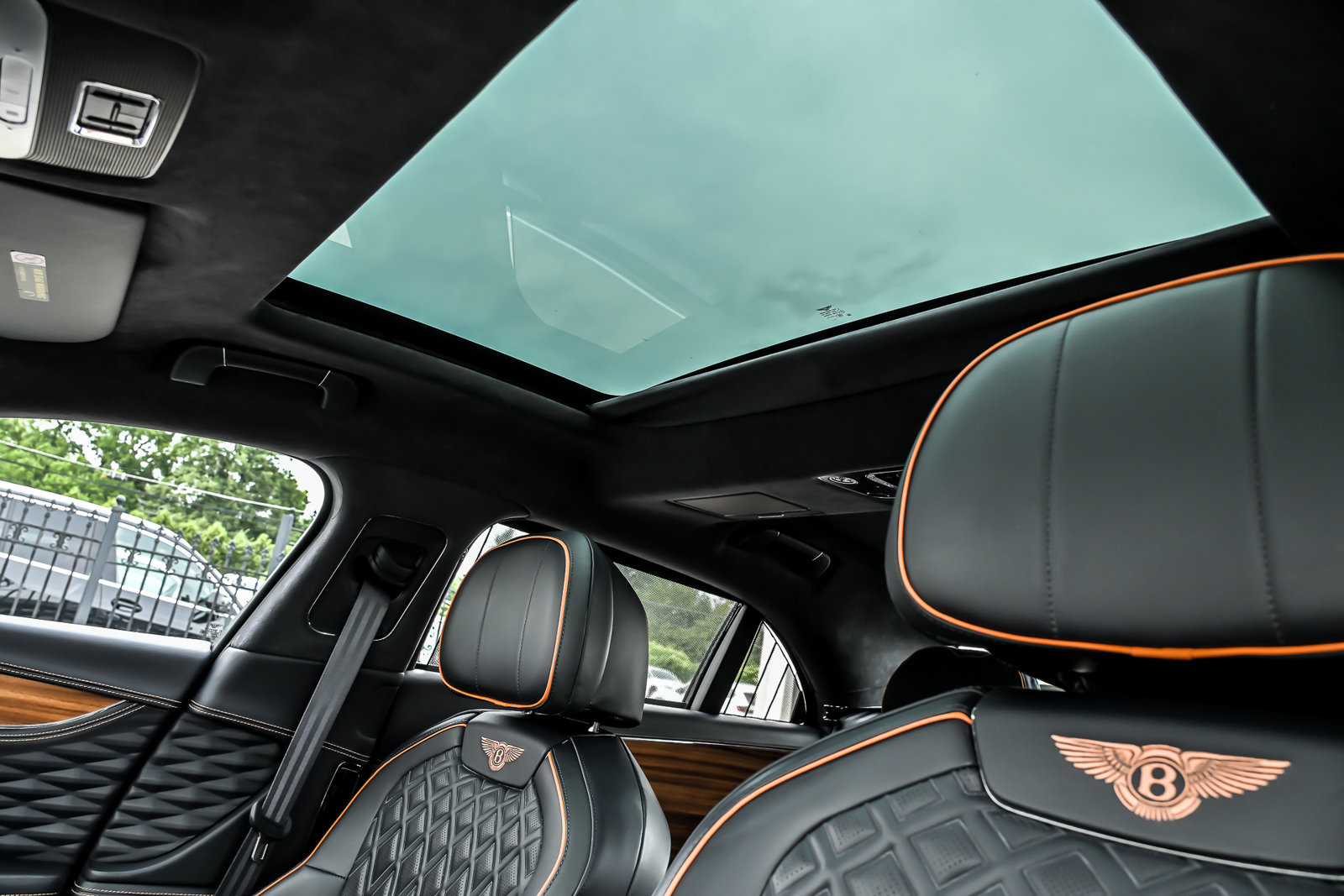 Certified 2023 Bentley Flying Spur Plug-In Hybrid AWD/4WD image 23