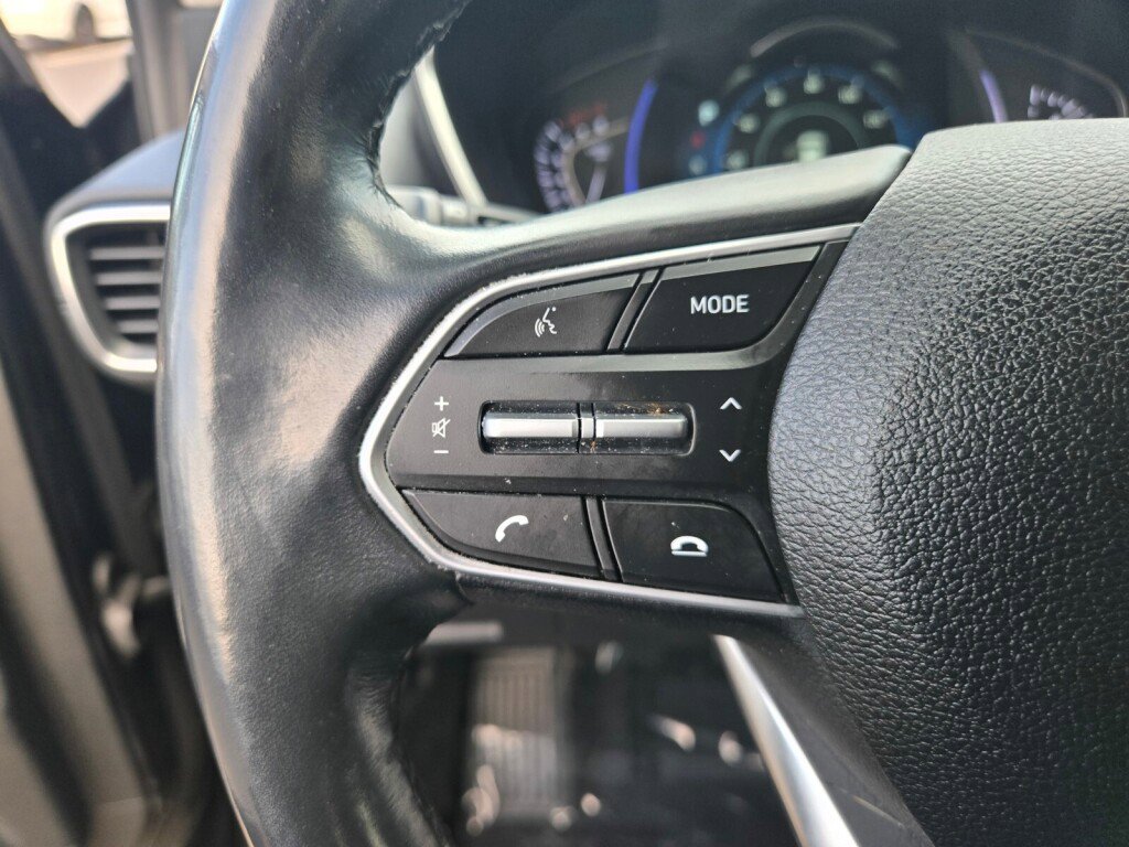 Used 2020 Hyundai Santa Fe Limited image 24