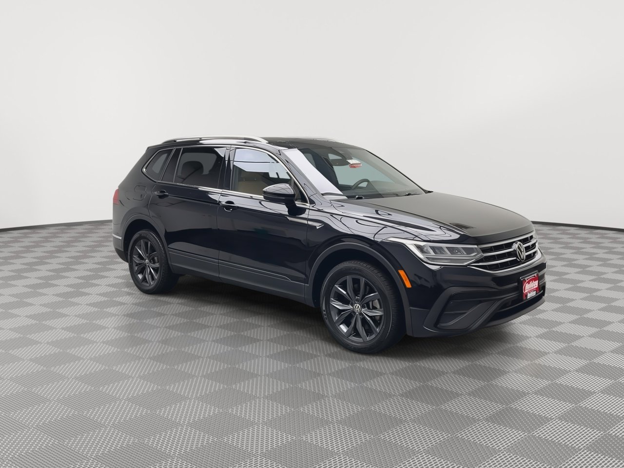 Used 2022 Volkswagen Tiguan SE AWD/4WD image 34
