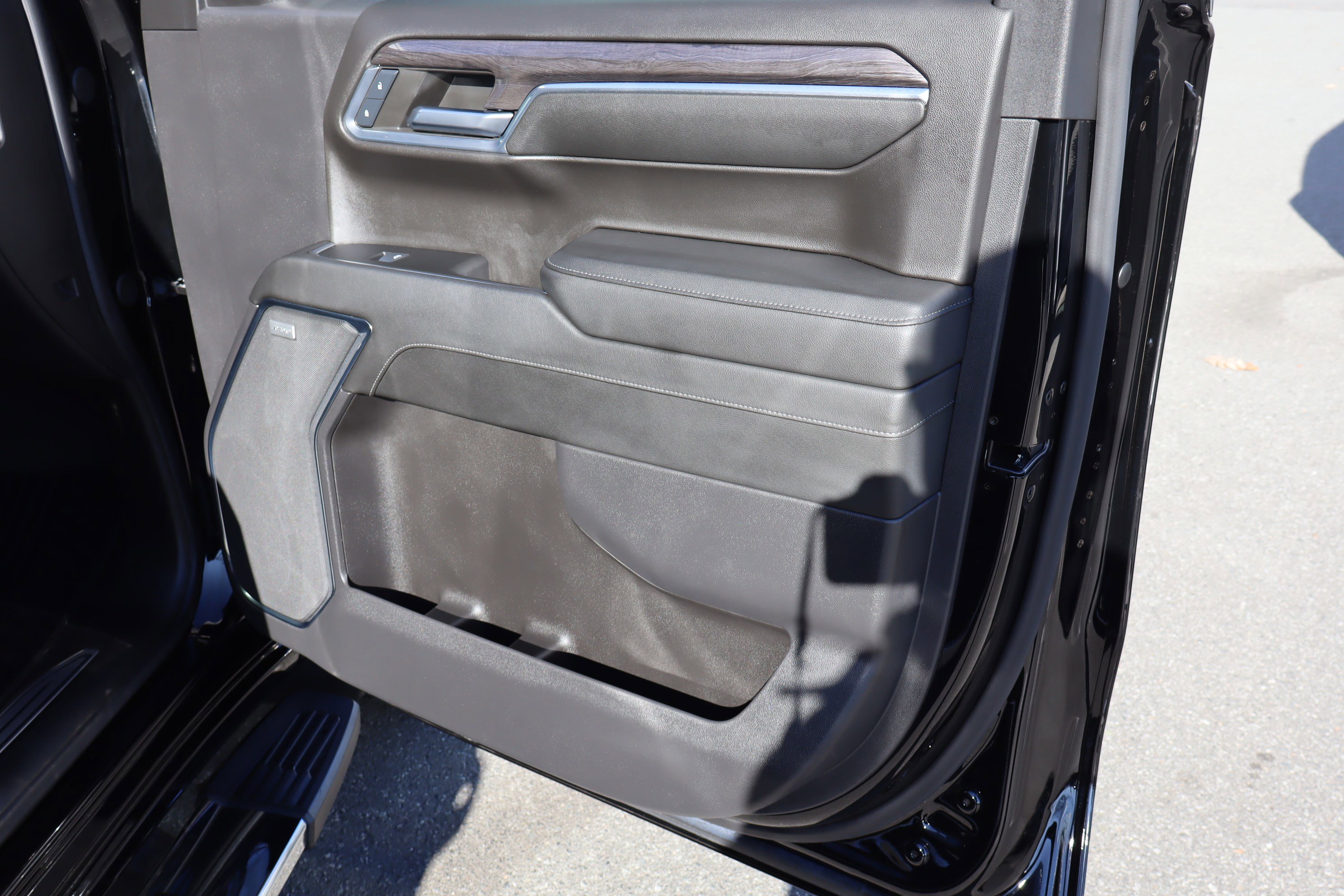 Used 2024 Chevrolet Silverado 1500 LTZ w/ Technology Package image 37