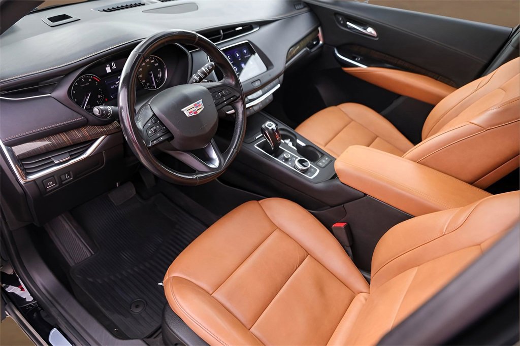 Used 2019 Cadillac XT4 Premium Luxury w/ Enhanced Visibility Package image 10