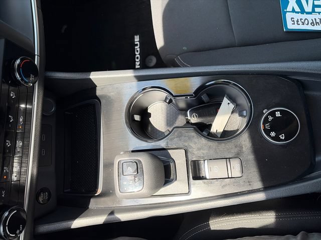Used 2024 Nissan Rogue S AWD/4WD image 22