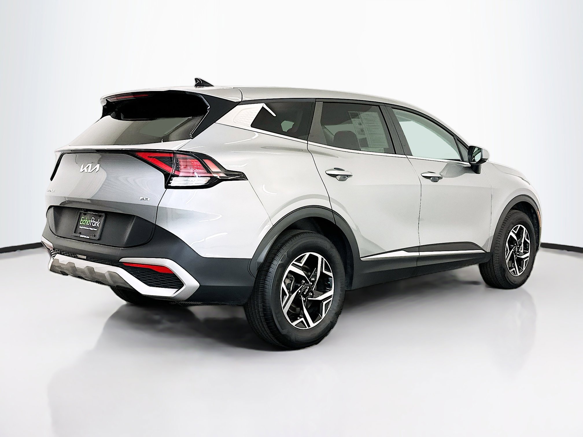 Used 2024 Kia Sportage LX image 9