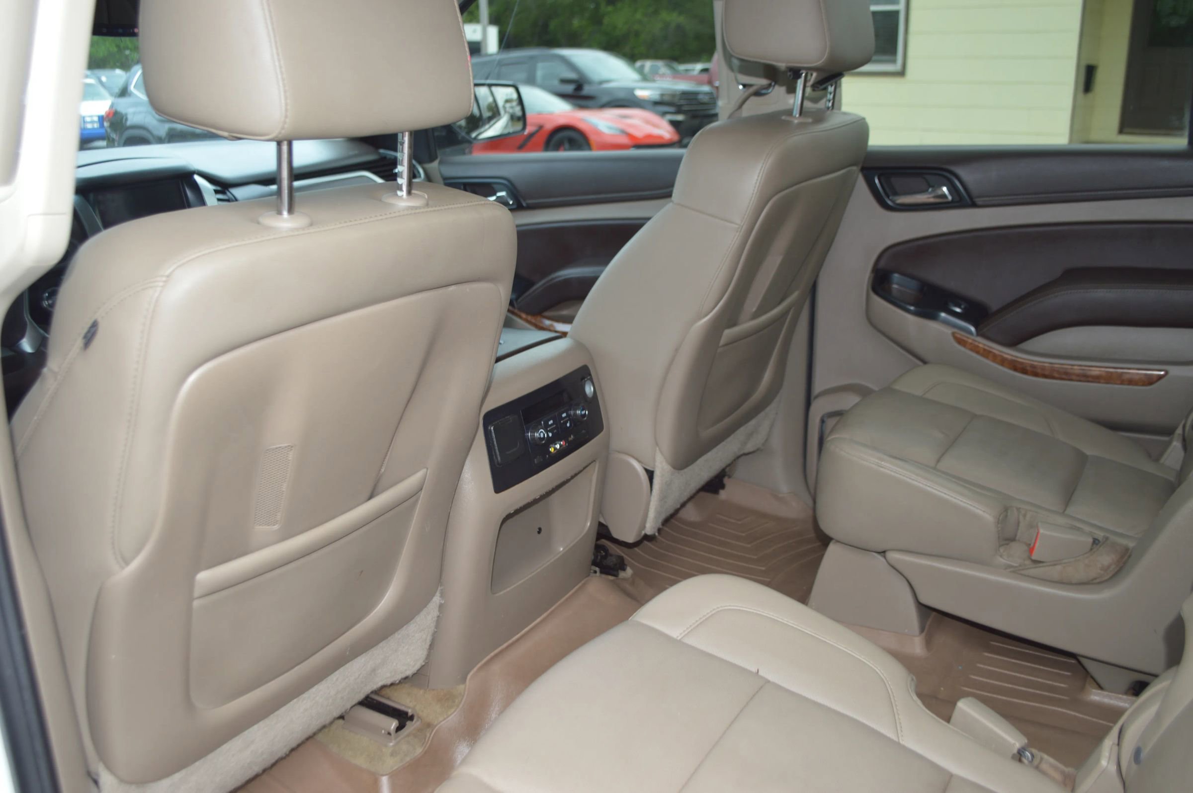Used 2015 Chevrolet Suburban LTZ AWD/4WD image 20