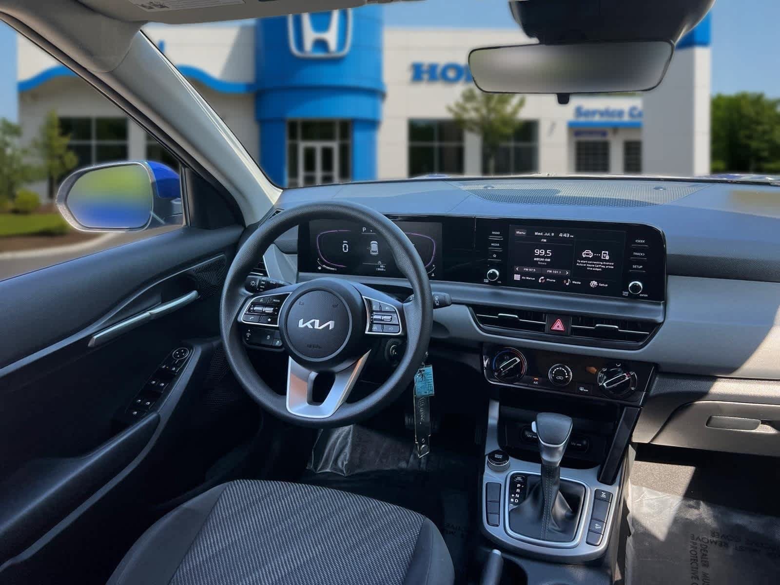 Used 2024 Kia Seltos LX AWD/4WD image 35