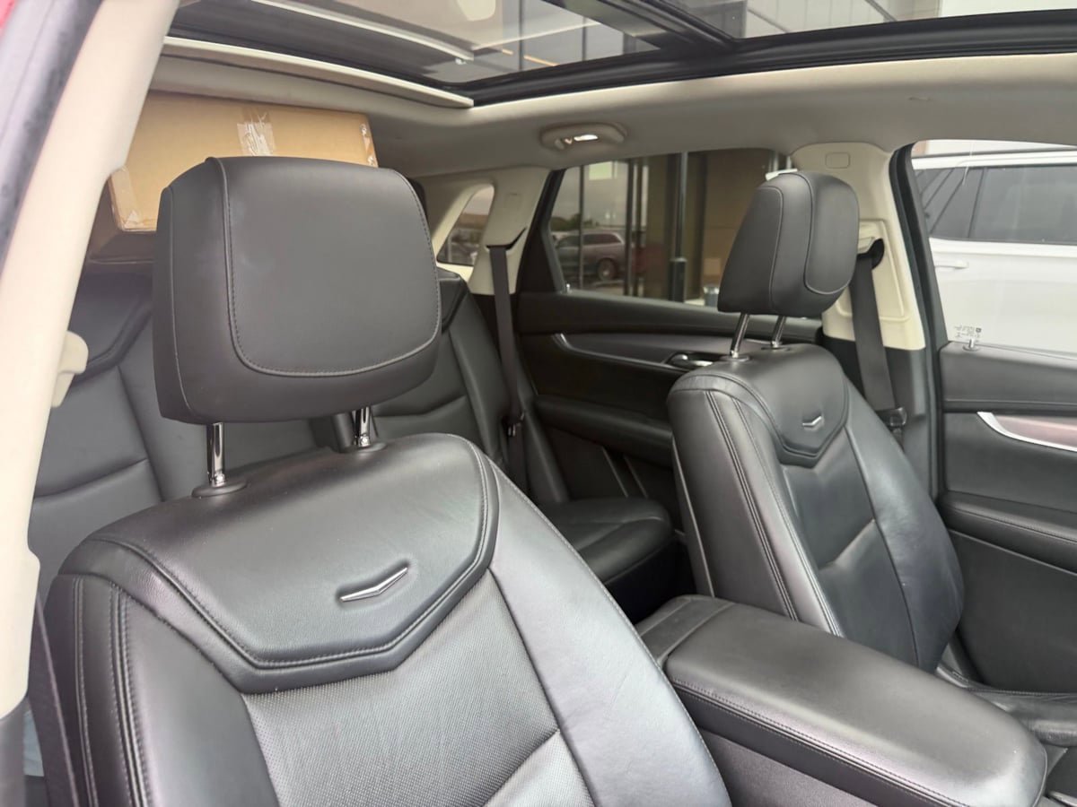 Used 2017 Cadillac XT5 Luxury FWD image 6