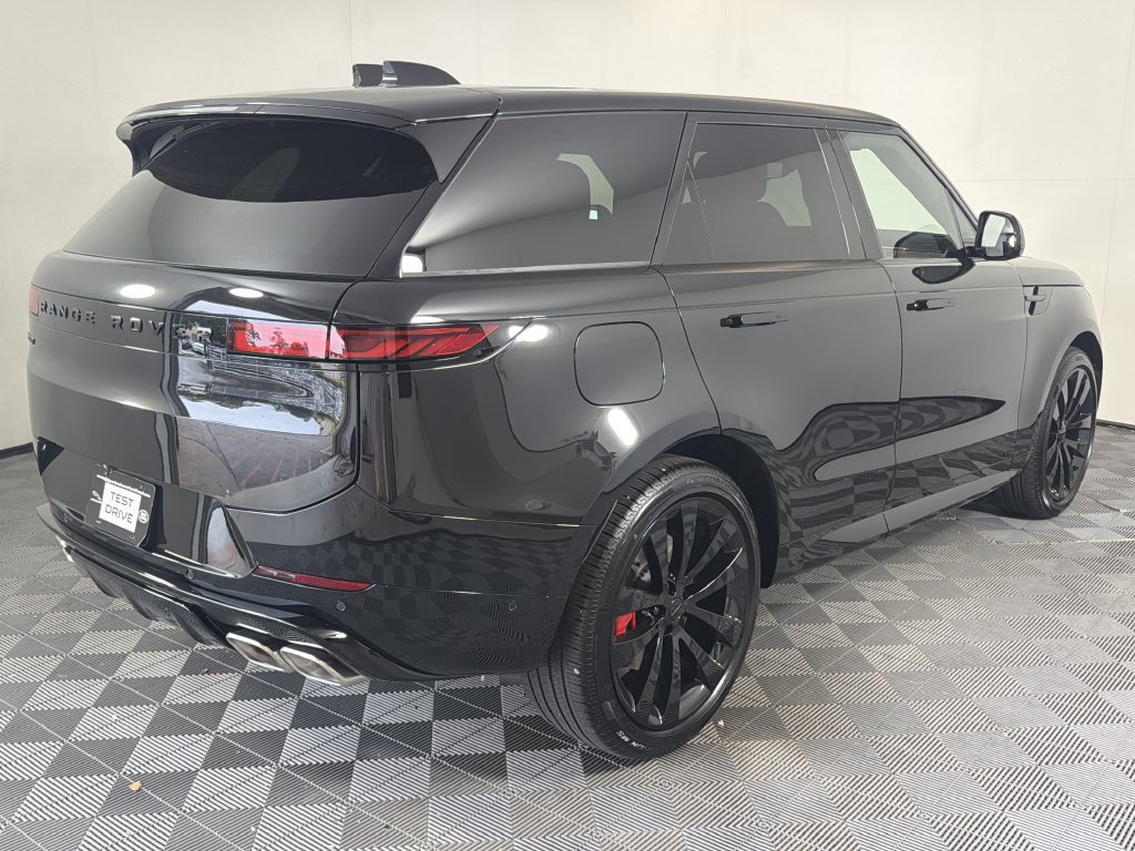 New 2027 Land Rover Range Rover Sport Dynamic SE AWD/4WD image 8