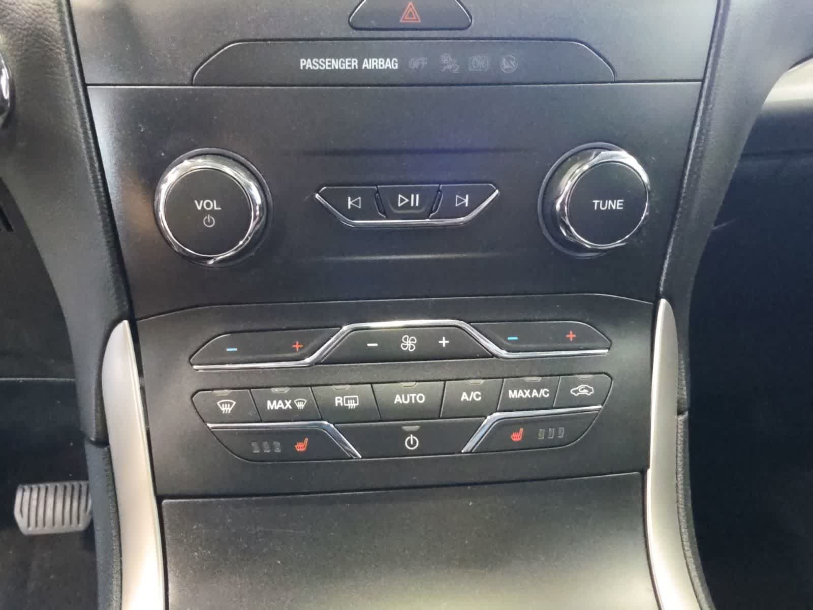 Used 2020 Ford Edge SEL w/ Convenience Package AWD/4WD image 25
