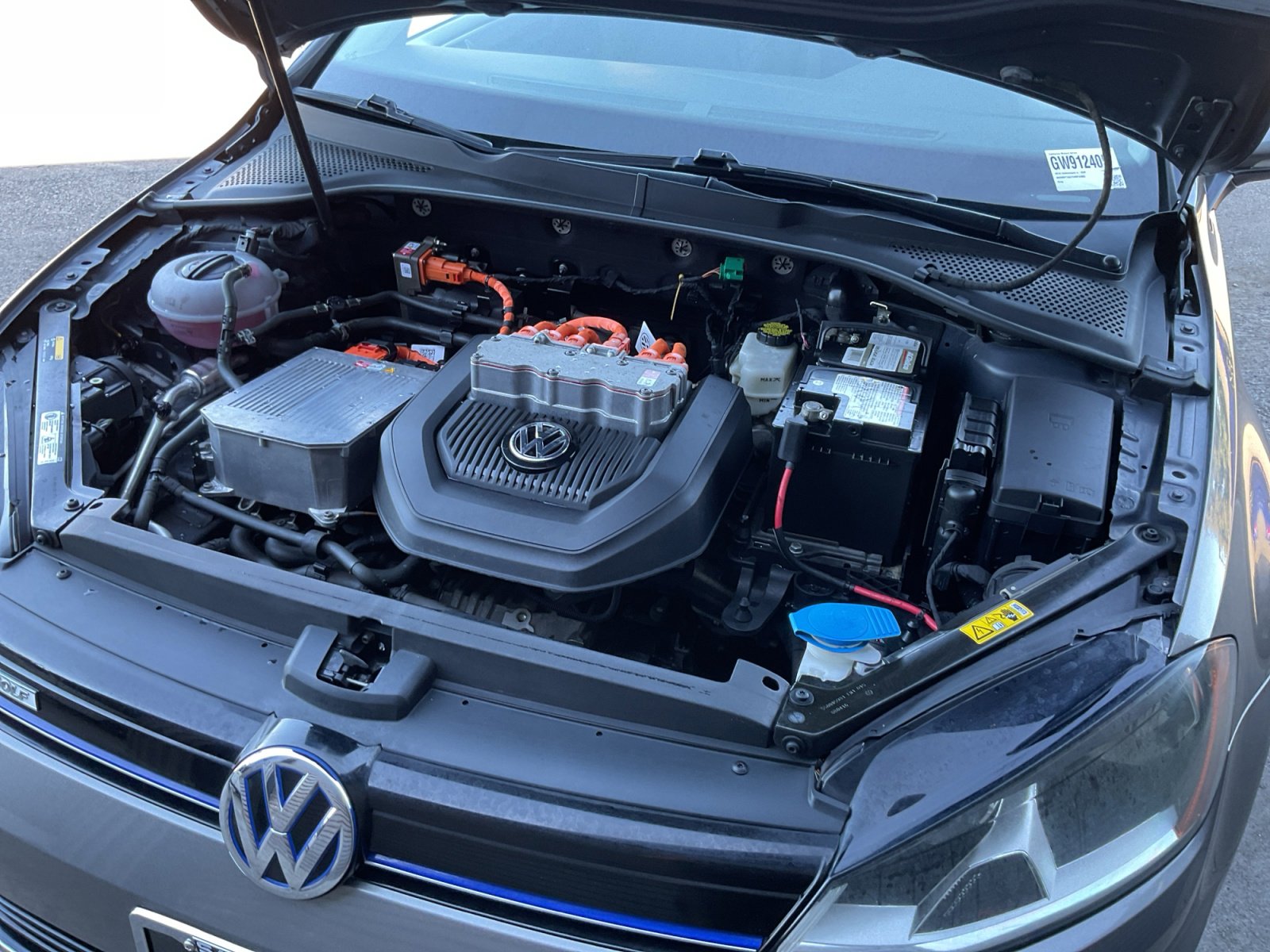 Used 2016 Volkswagen e-Golf SE w/ DC Fast Charging Package image 24