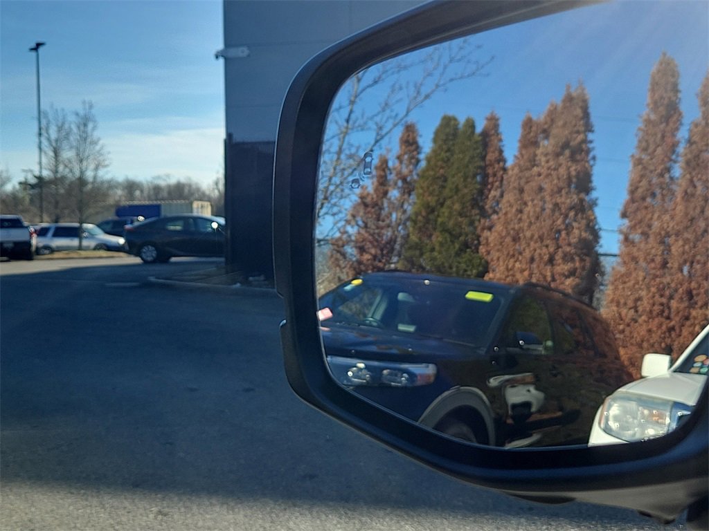 Certified 2025 Honda Pilot Touring image 24