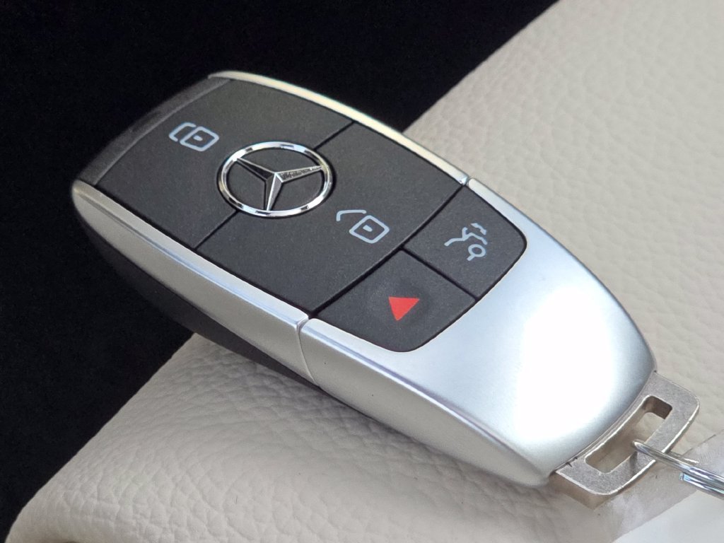 New 2026 Mercedes-Benz GLB 250 4MATIC image 38