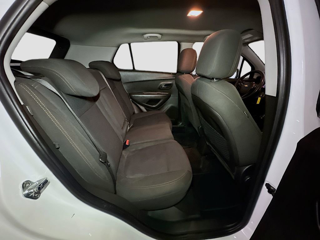 Used 2020 Chevrolet Trax LS w/ Tint and Cruise Package AWD/4WD image 34