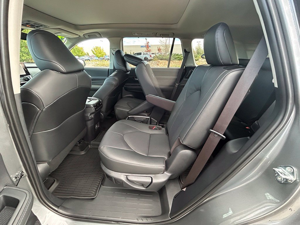 Used 2026 Toyota Grand Highlander AWD image 24