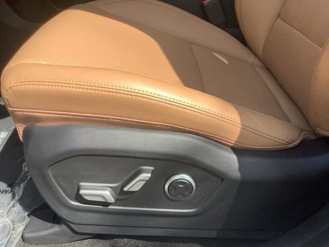 Certified 2025 Hyundai Santa Fe Limited AWD/4WD image 17