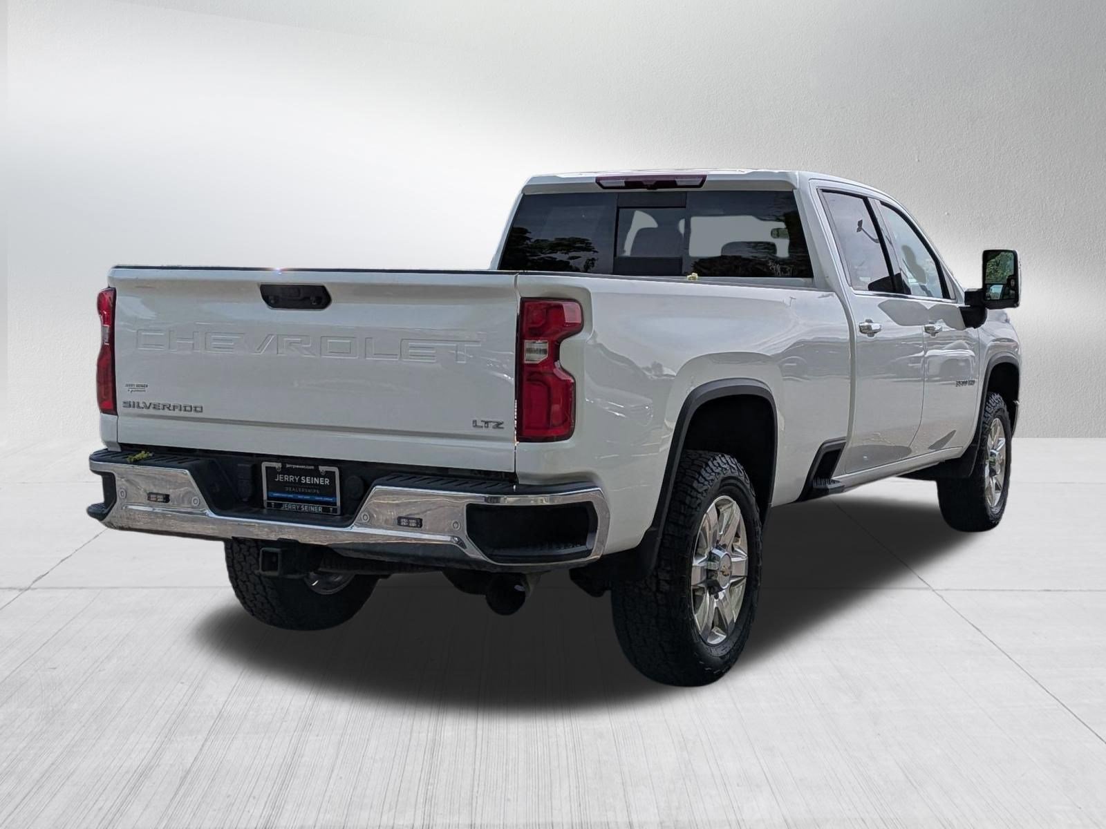 Used 2023 Chevrolet Silverado 3500 LTZ w/ LTZ Plus Package image 6