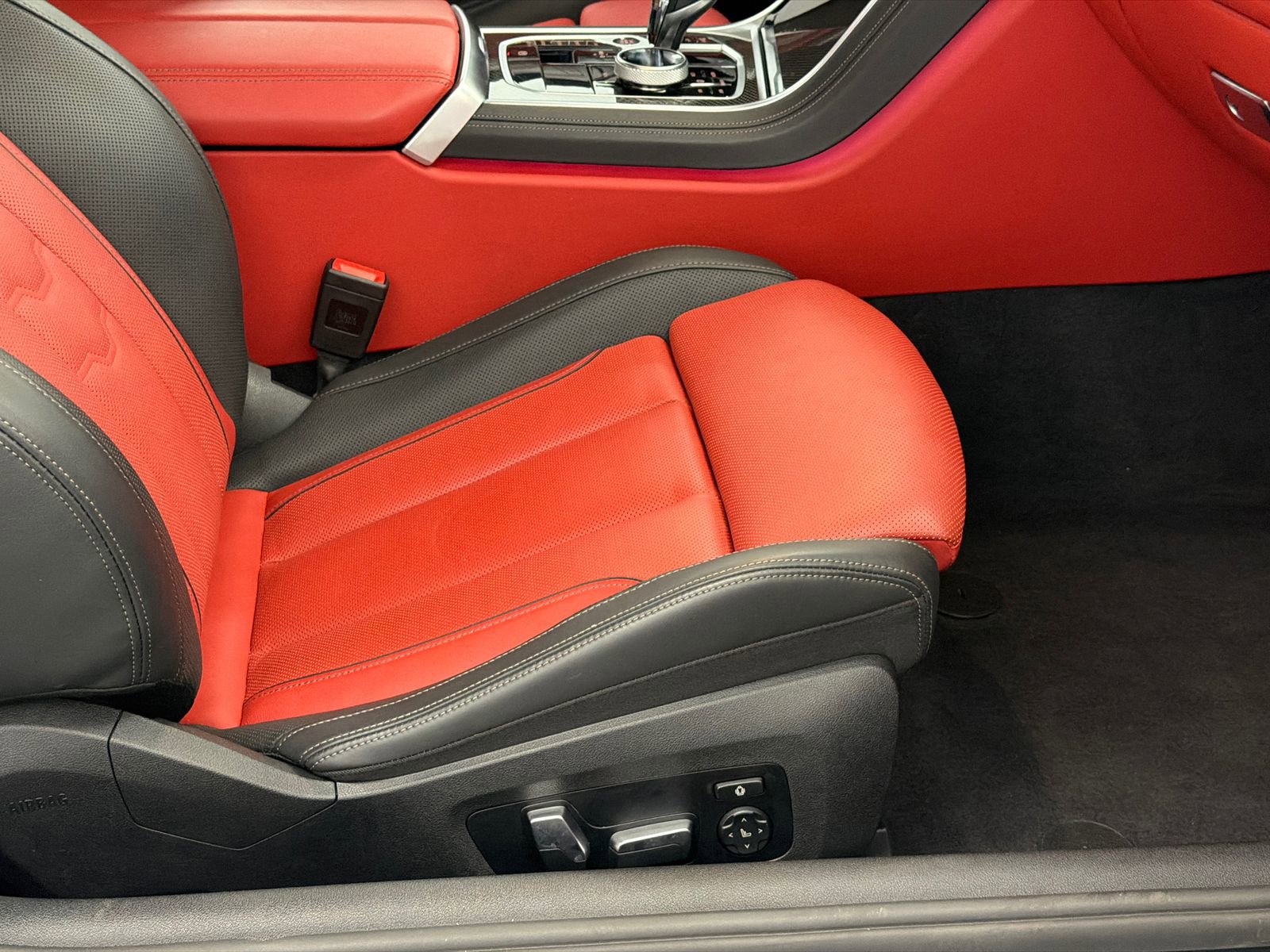 Used 2025 BMW M850i xDrive Coupe w/ M Carbon Exterior Package image 16