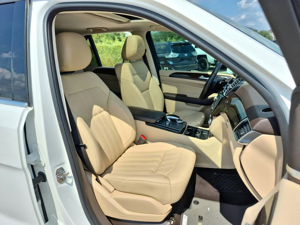 Used 2019 Mercedes-Benz GLE 400 4MATIC image 25