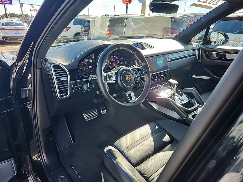 Used 2023 Porsche Cayenne Turbo AWD/4WD image 15