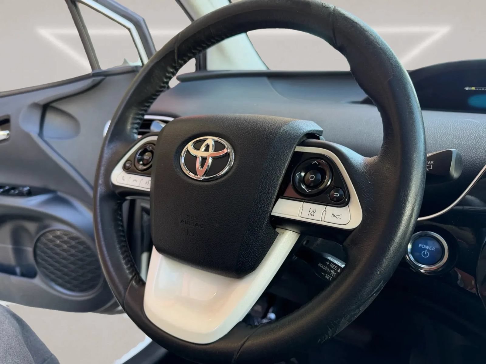 Used 2017 Toyota Prius Four w/ Premium Convenience Package FWD image 27