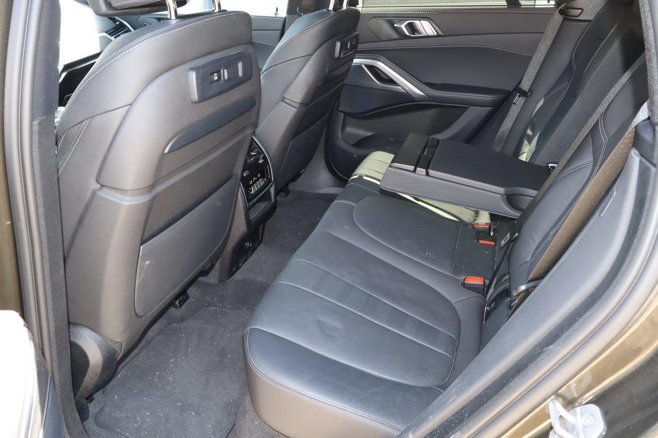 Used 2022 BMW X6 xDrive40i w/ Executive Package AWD/4WD image 6