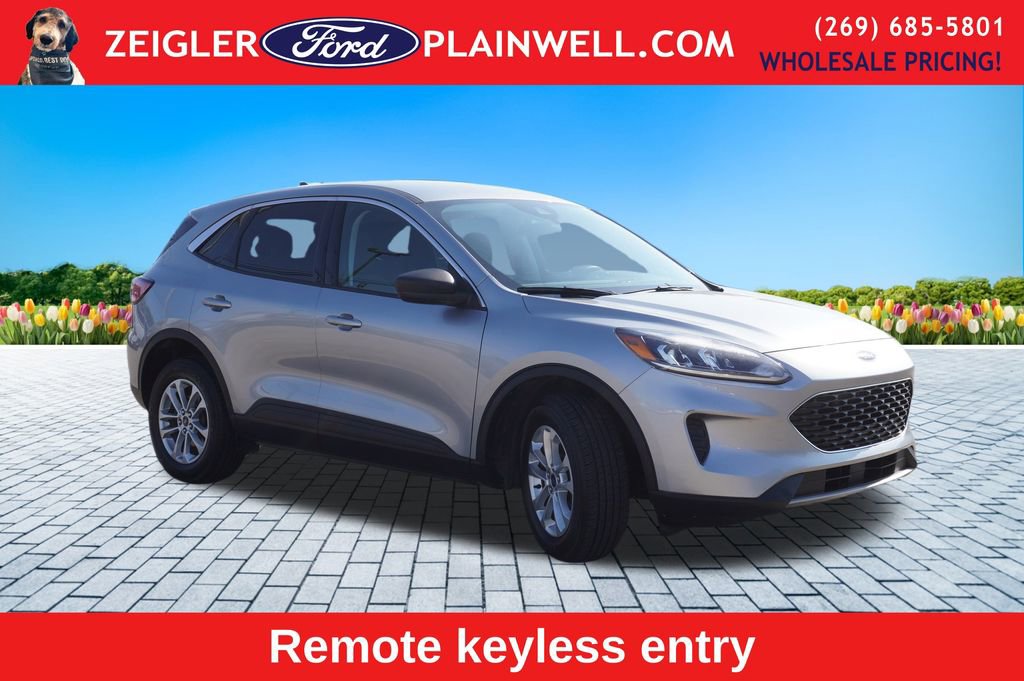 Used 2022 Ford Escape SE w/ Cold Weather Package image 7