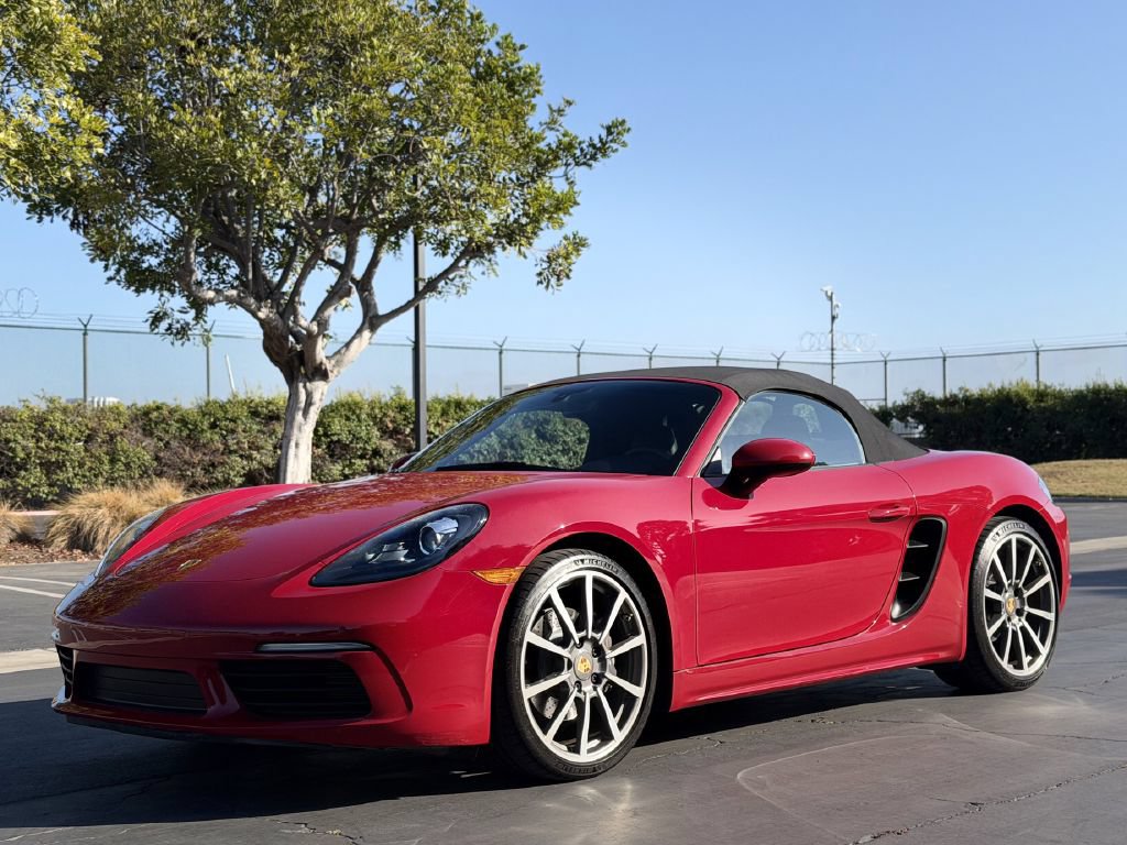 Used 2020 Porsche 718 Boxster RWD image 2