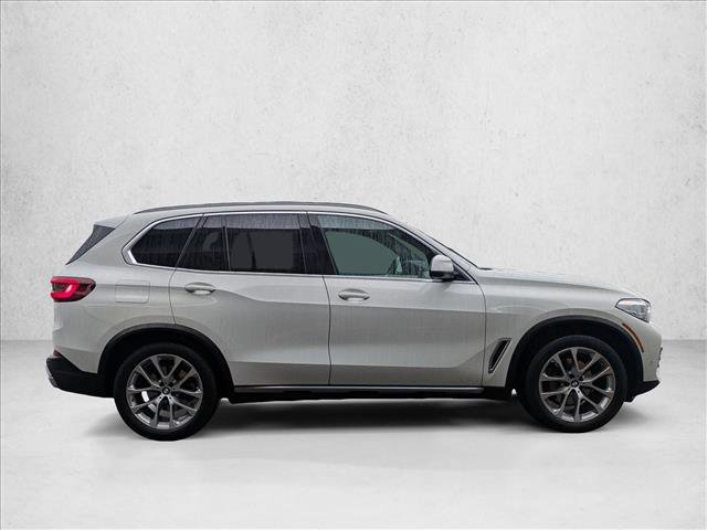 Used 2022 BMW X5 xDrive40i w/ Parking Assistance Package image 4