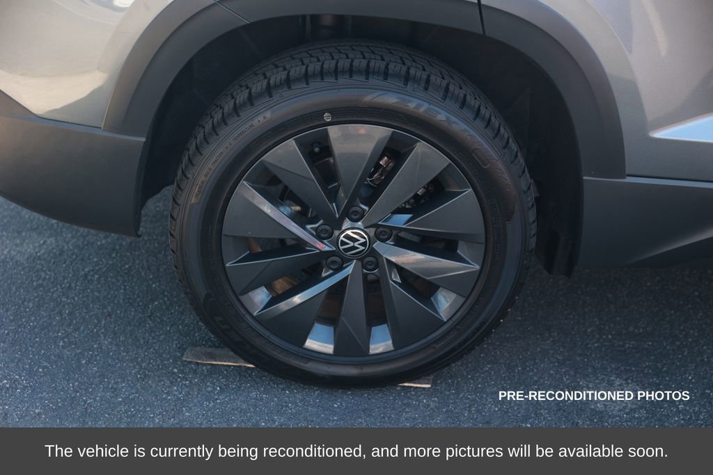 Used 2022 Volkswagen Taos S image 9
