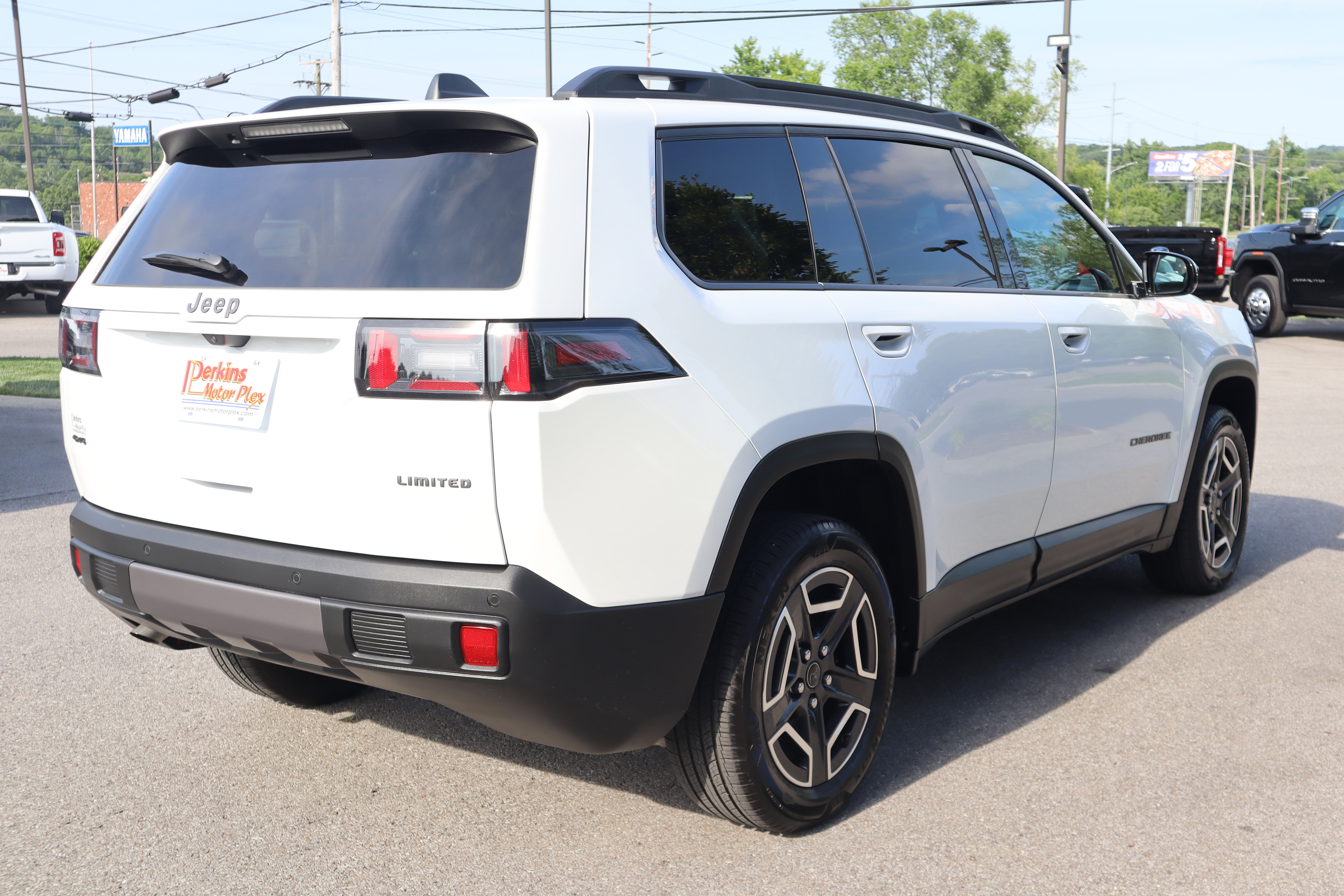 Used 2026 Jeep Cherokee Limited AWD/4WD image 7
