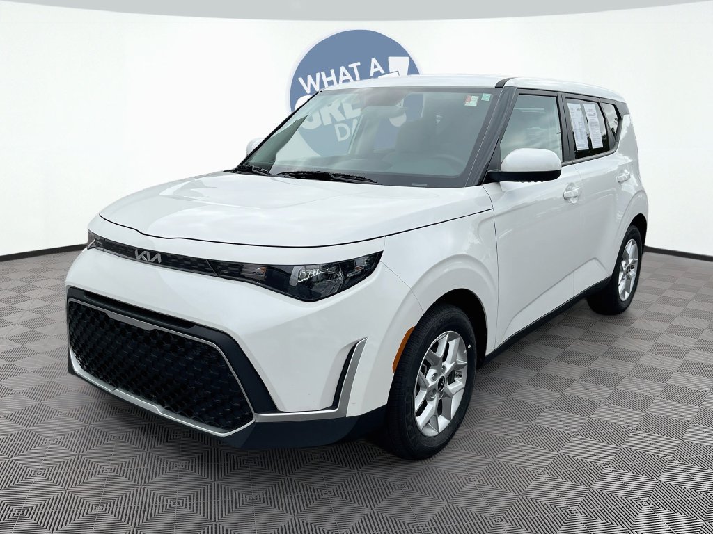 Certified 2025 Kia Soul LX w/ LX Technology Package
