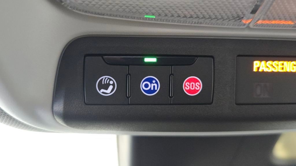 Certified 2022 Chevrolet Bolt EUV LT w/ Convenience Package image 21