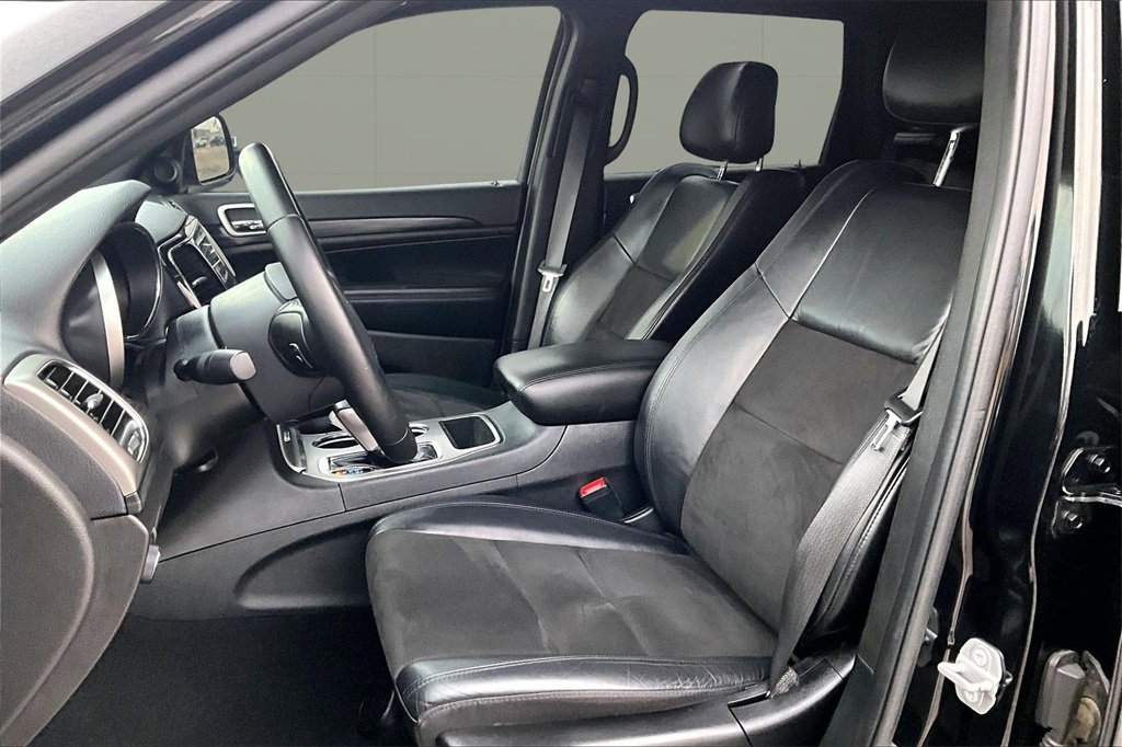 Used 2020 Jeep Grand Cherokee Altitude image 22