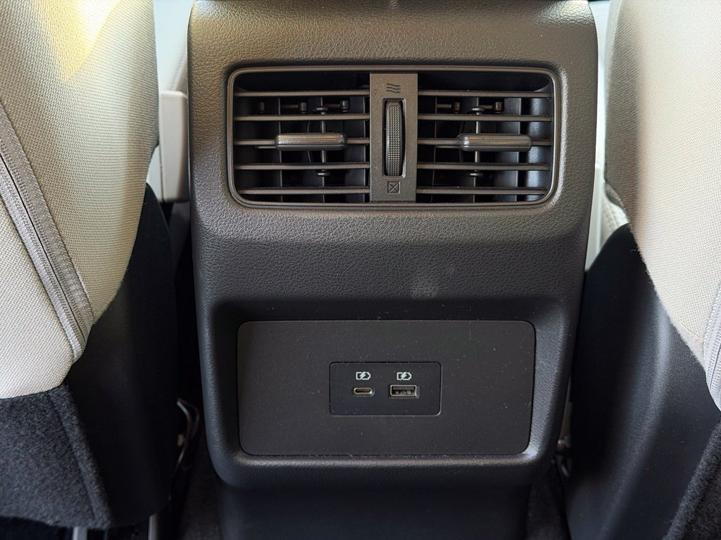 Used 2023 Nissan Rogue SV FWD image 15
