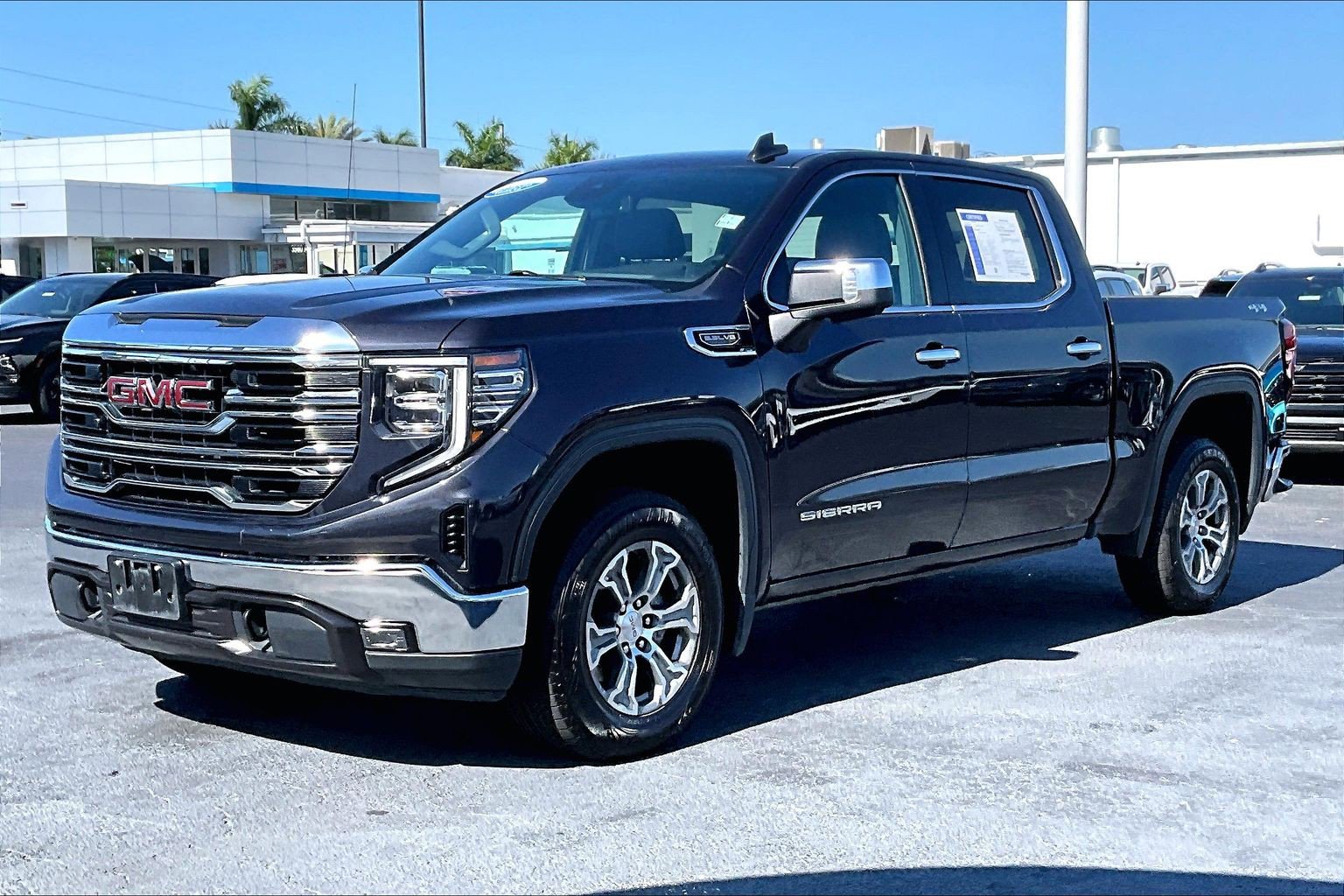 Used 2024 GMC Sierra 1500 SLT AWD/4WD image 2