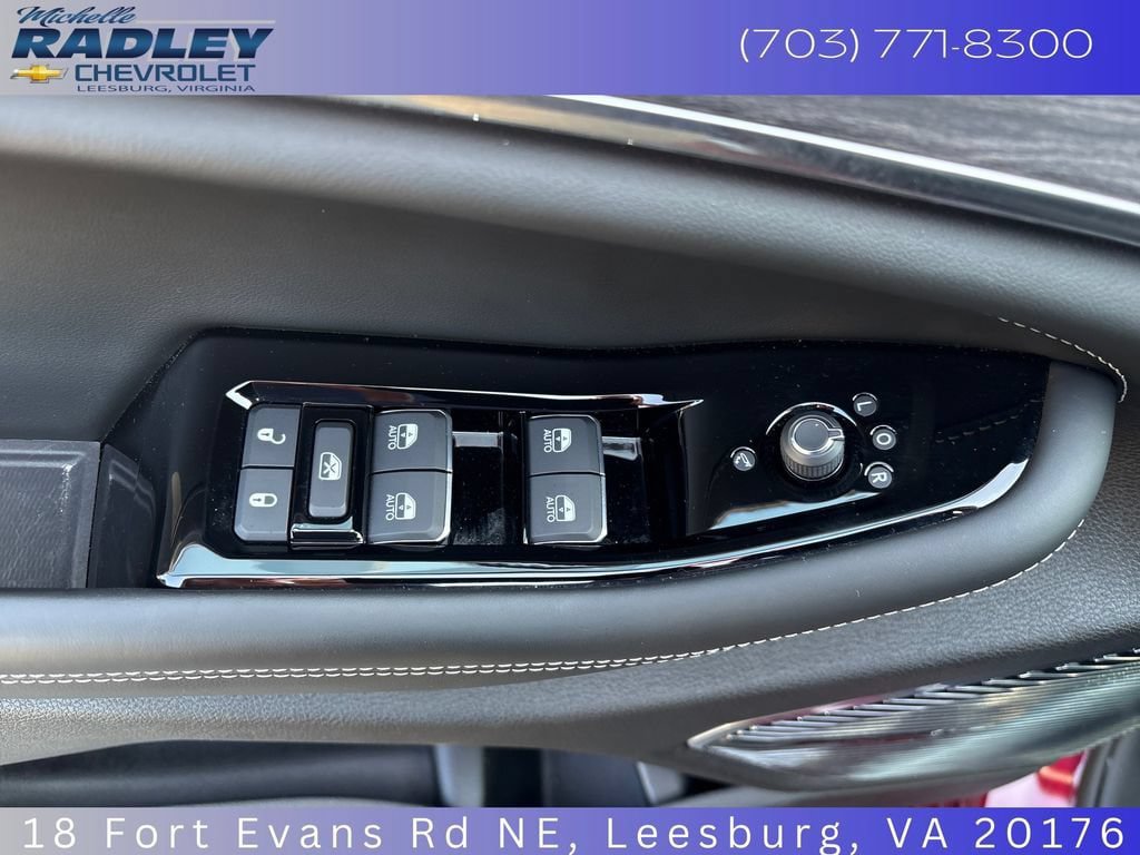 Used 2023 Jeep Grand Cherokee Overland AWD/4WD image 13