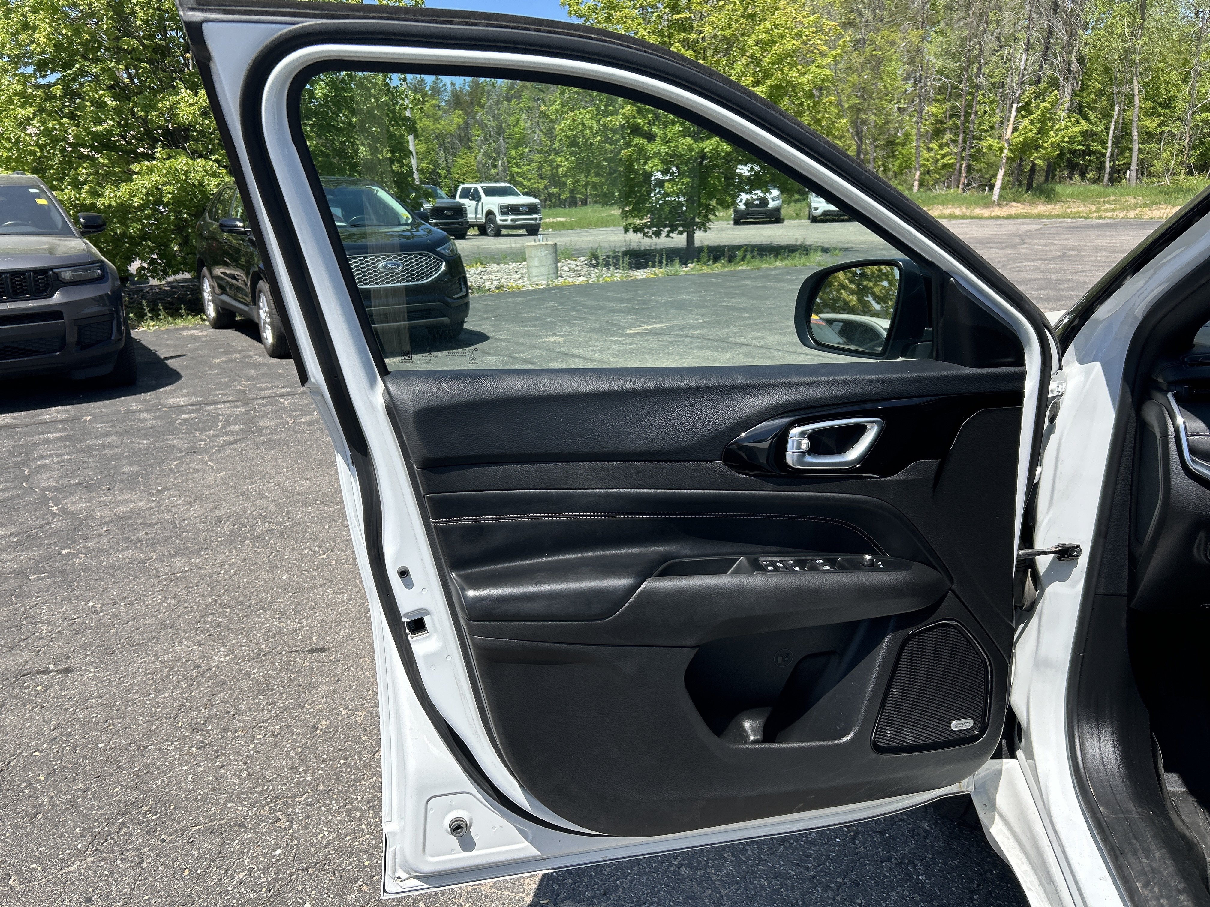 Used 2022 Jeep Compass High Altitude AWD/4WD image 13