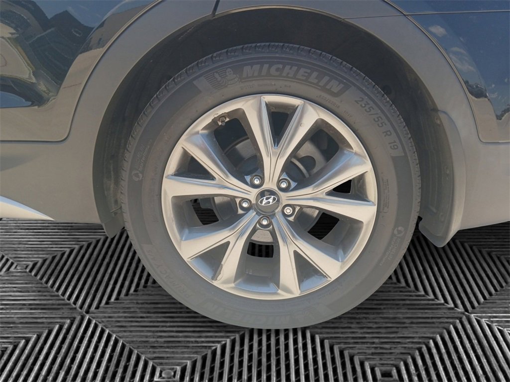 Used 2018 Hyundai Santa Fe Sport image 18