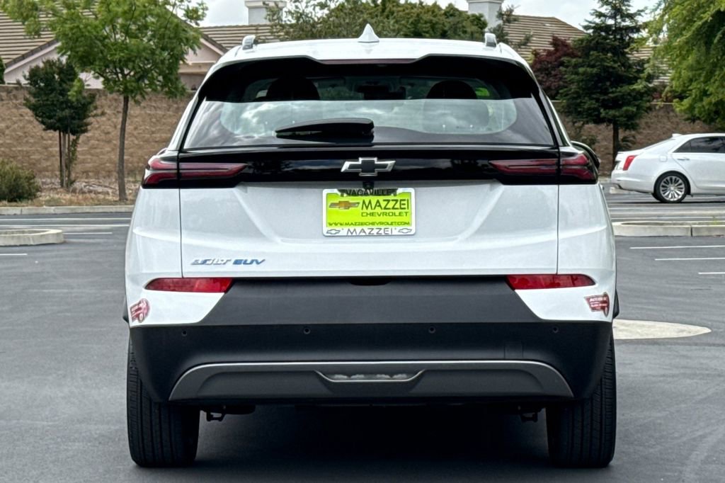 Used 2023 Chevrolet Bolt EUV Premier w/ Sun & Sound Package FWD image 12
