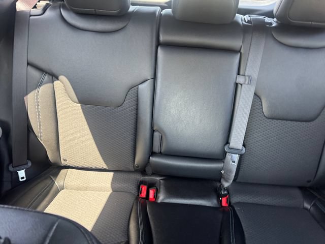 Used 2025 Jeep Compass Latitude AWD/4WD image 21