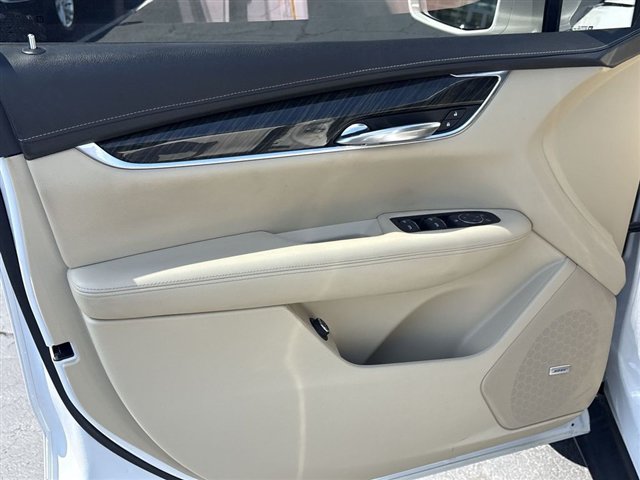 Used 2019 Cadillac XT5 FWD image 21