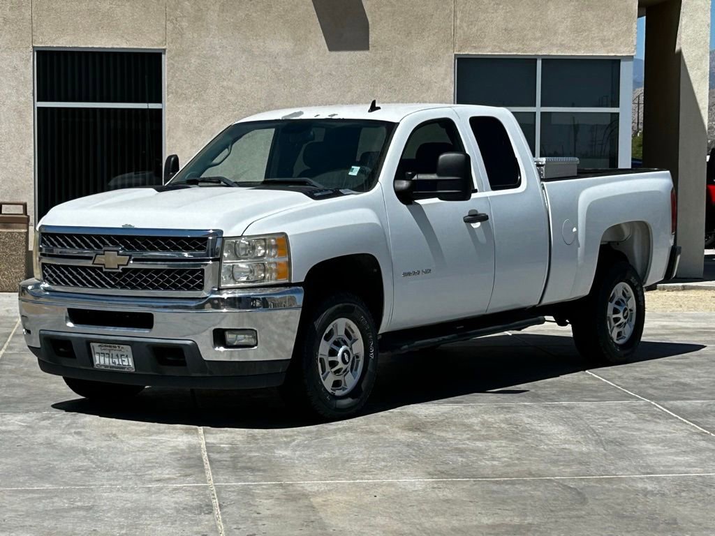 Used 2011 Chevrolet Silverado 2500 LT w/ Interior Plus Package AWD/4WD image 3