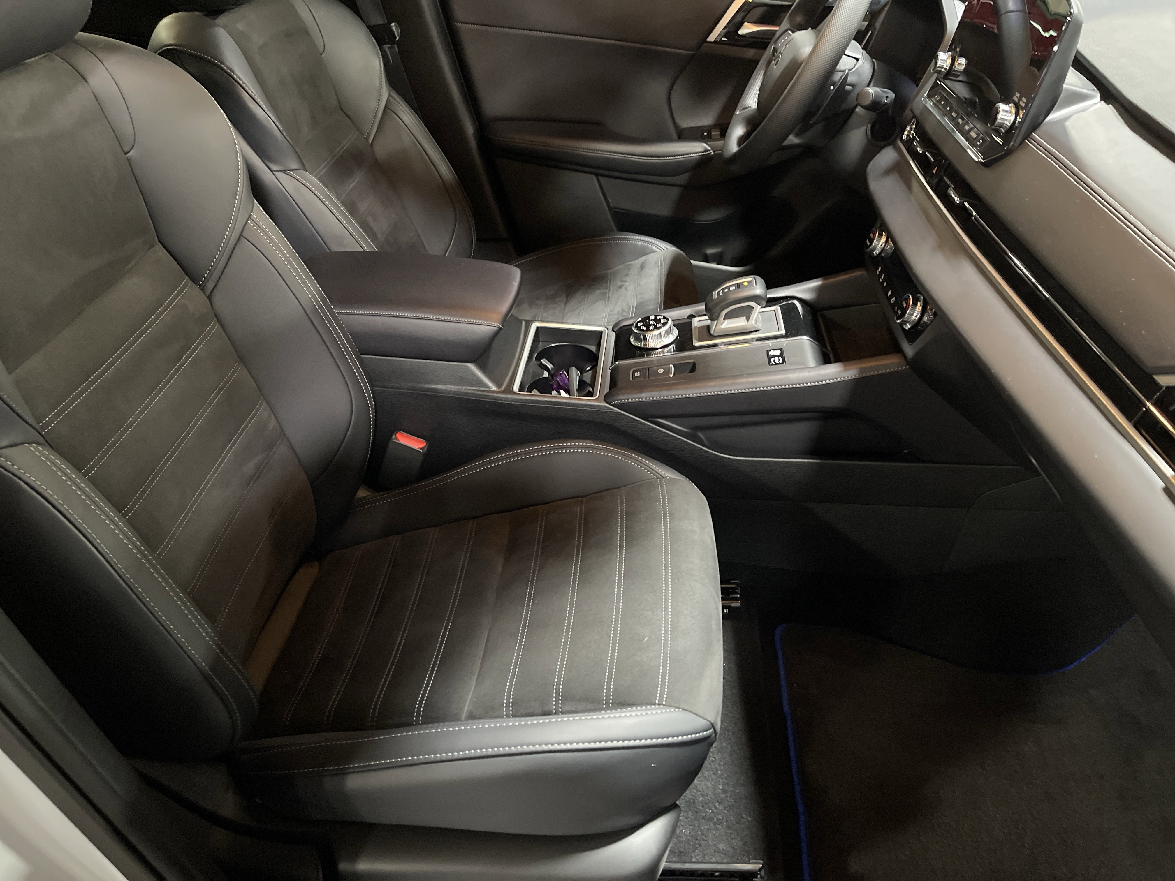 Used 2025 Mitsubishi Outlander SE image 15