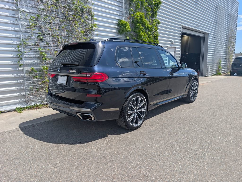 Used 2022 BMW X7 M50i w/ Dynamic Handling Package AWD/4WD image 7