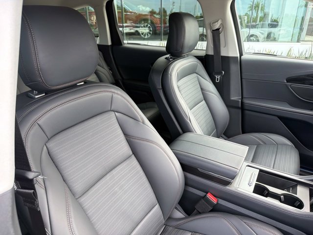 New 2026 Lincoln Nautilus Reserve AWD/4WD image 17
